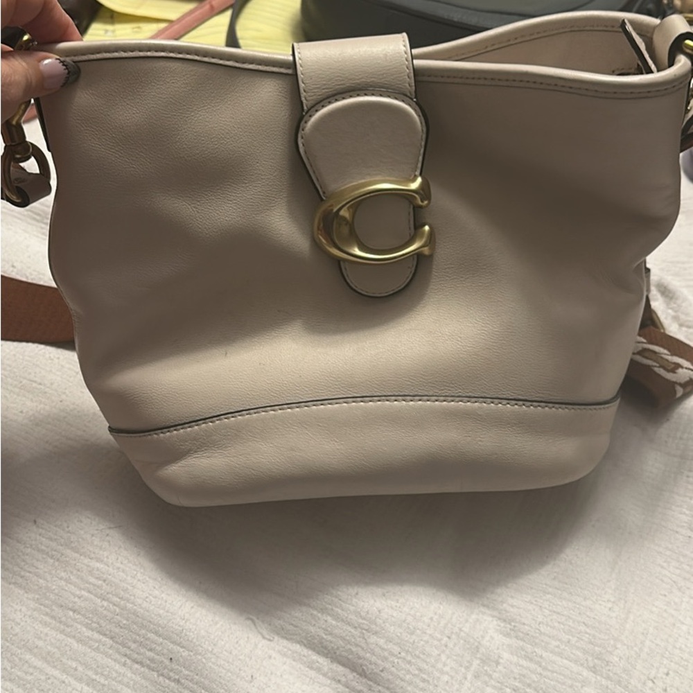 Coach Cream Leather Shoulder Bag